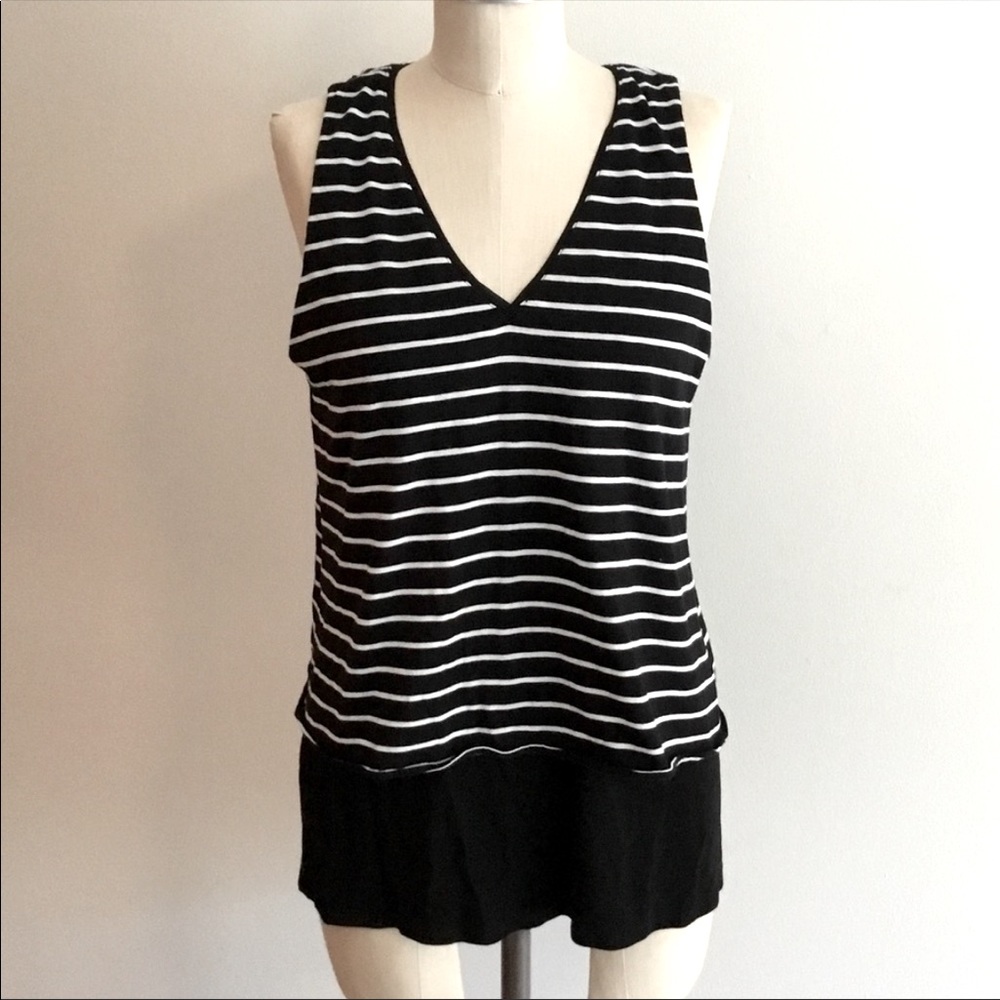 ๐ธ3/$25 WHBM V-neck Layered Black and White Striped High Lo Tank Top, Size S - Picture 9 of 15